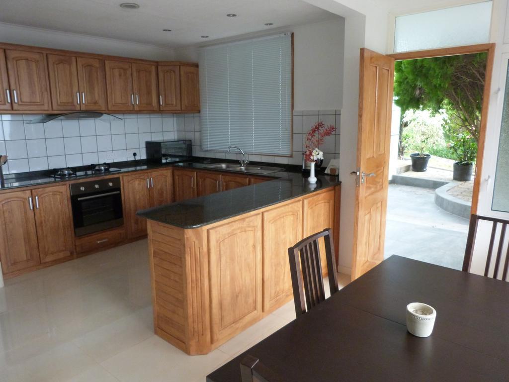 Sunset Bay Apartment Glacis  Room photo